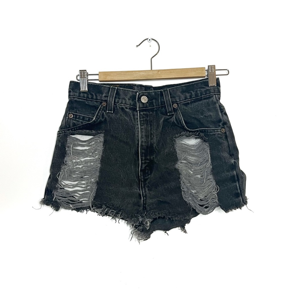 Levi’s | Grey Distressed Shorts